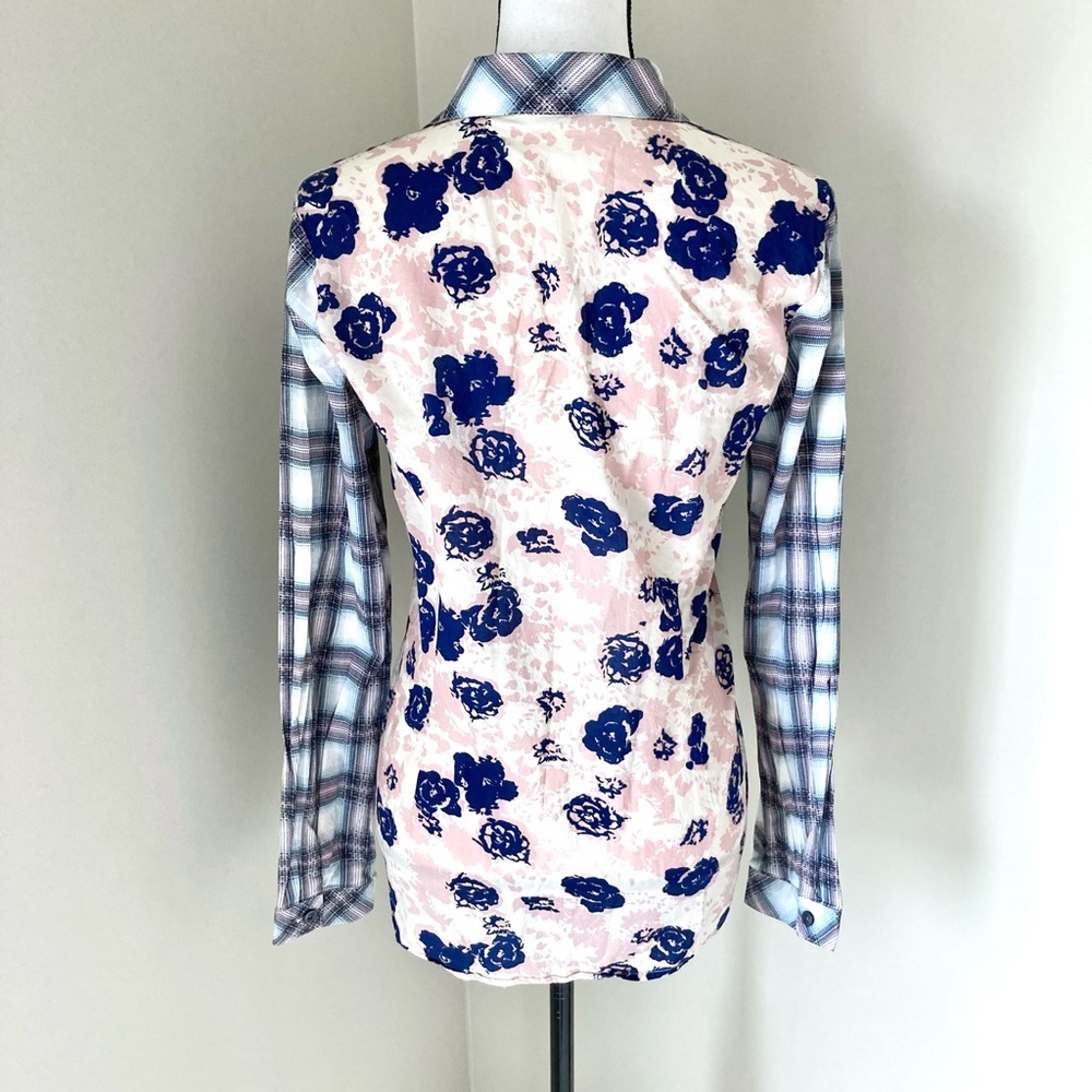 Cabi Floral Festival Plaid Button Down Top Size M - Picture 2 of 10